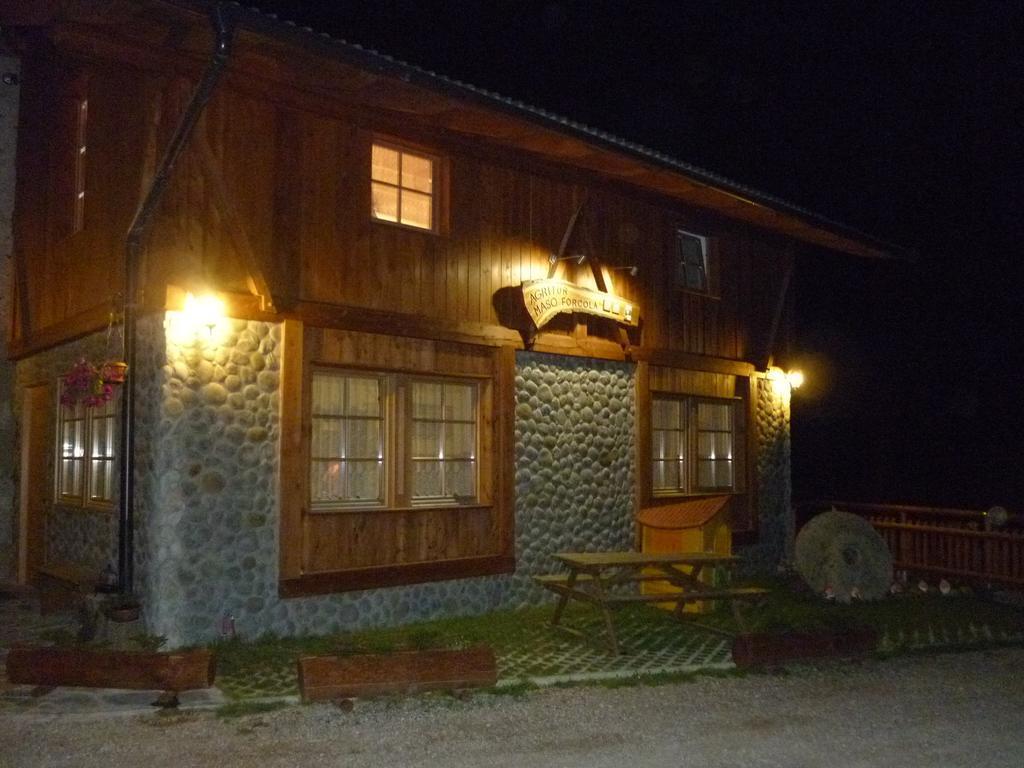 הוילה Brez Agritur Maso Forcola מראה חיצוני תמונה